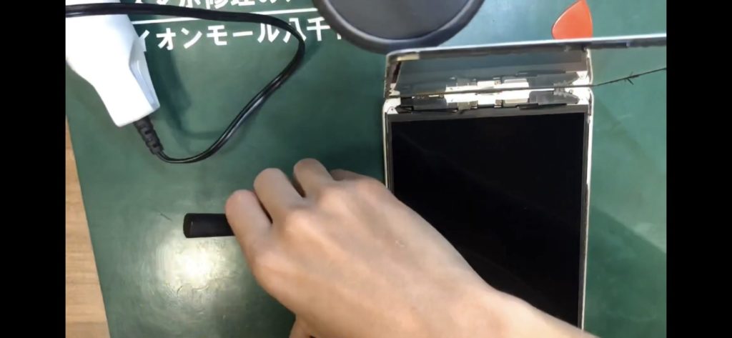 千葉県八千代市でiPhone修理のEyeSmartのiPad miniバッテリー交換修理画像6